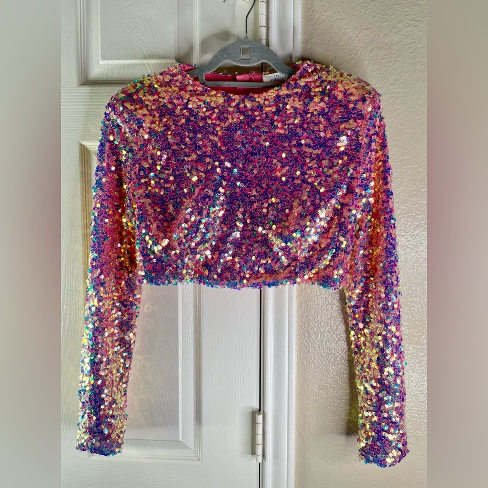 Long sleeve pink crop top sequins top.
